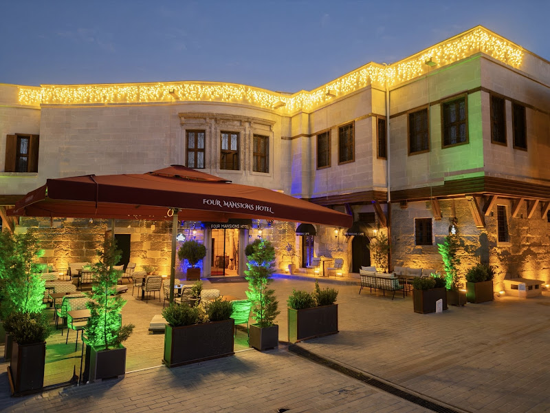 FOUR MANSIONS HOTEL Jakuzili odalar,lüks ve konforlu konaklama