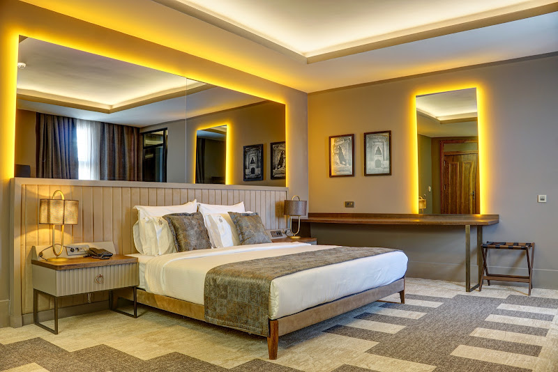 FOUR MANSIONS HOTEL Jakuzili odalar,lüks ve konforlu konaklama