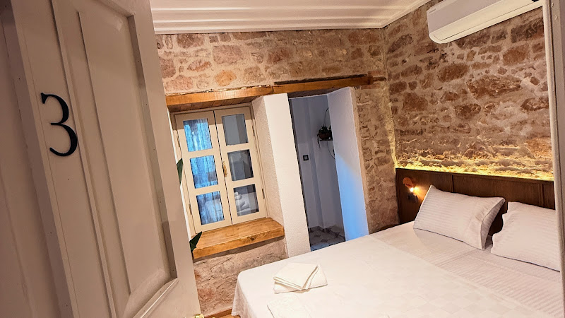 Elos Ayvalık Pansiyon