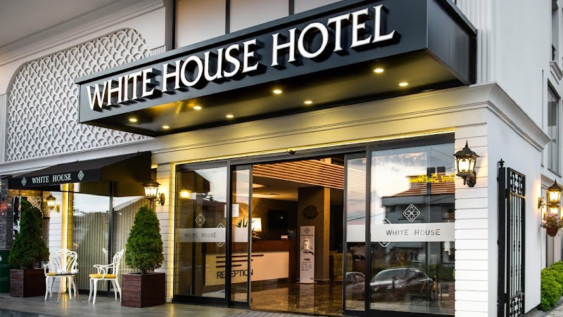 White House Hotel
