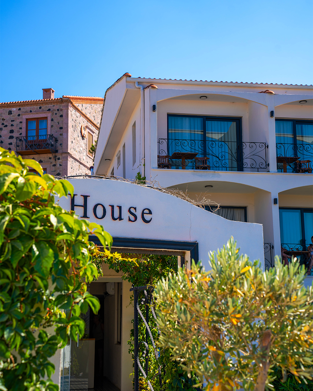 Cunda House Küçük Otel