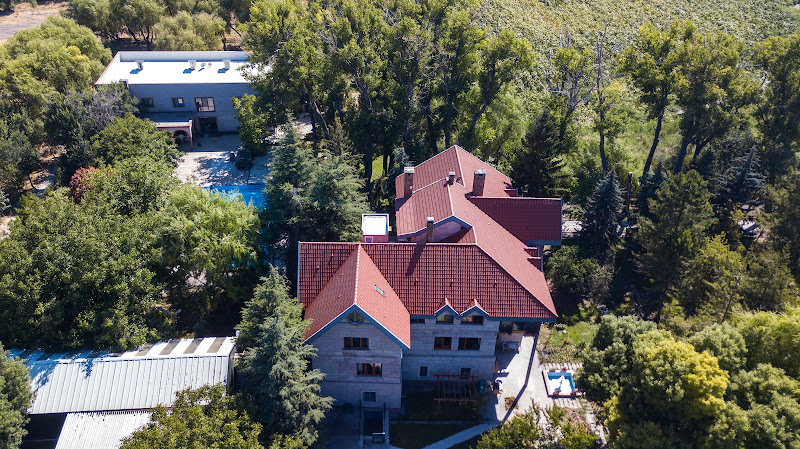 SUNOLUS VINEYARD HOUSE