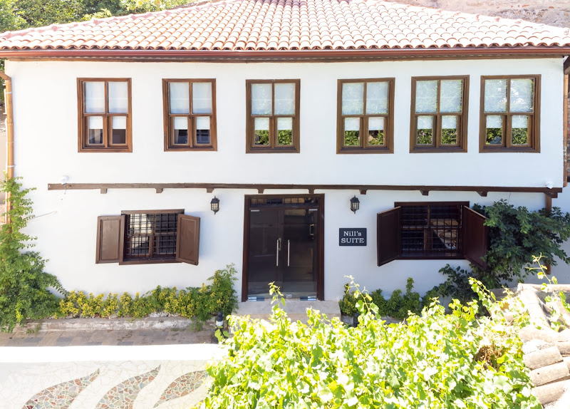 Nills suite villa