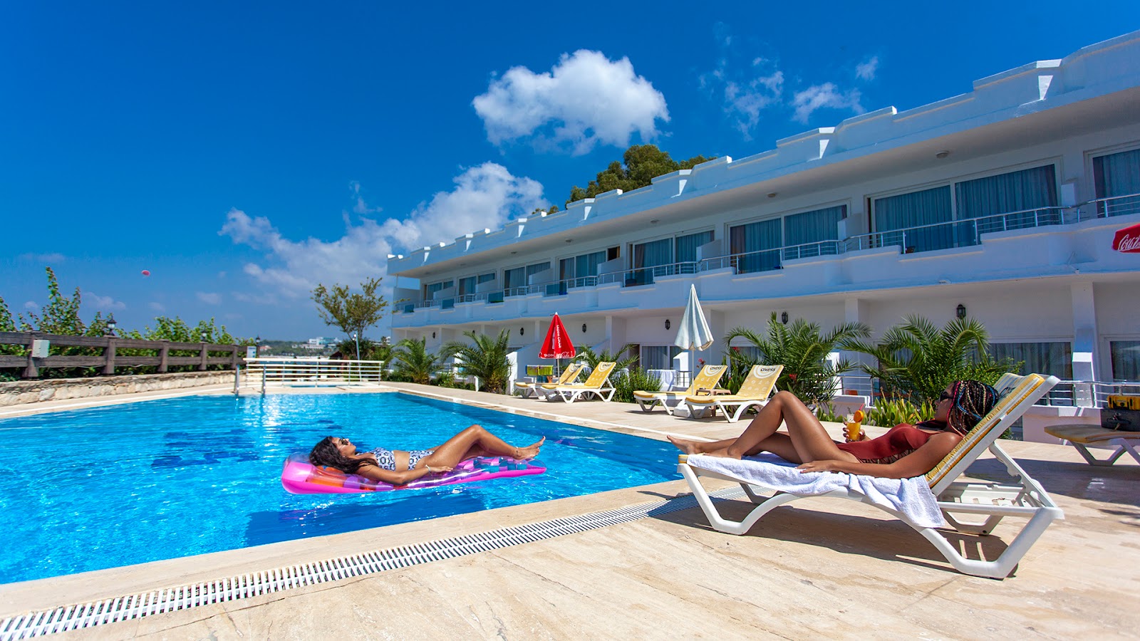 Tropic Beach Club Hotel