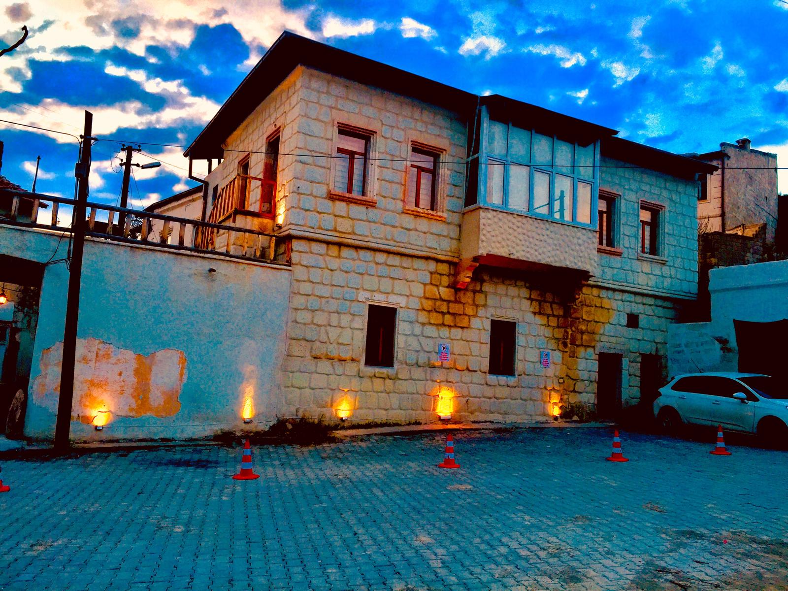 Uluyol Stone House