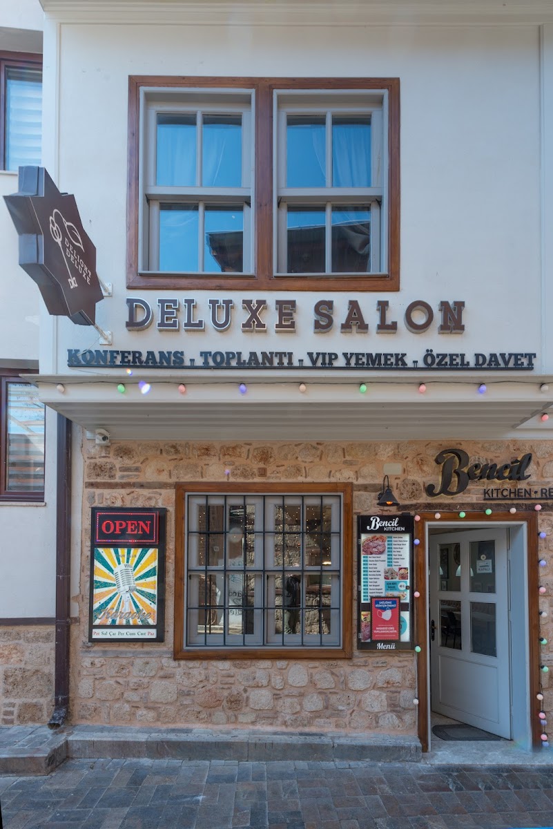 Meltown Hotel & Lounge