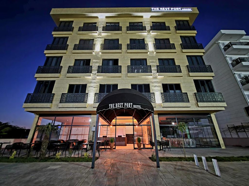 The Rest Port Hotel