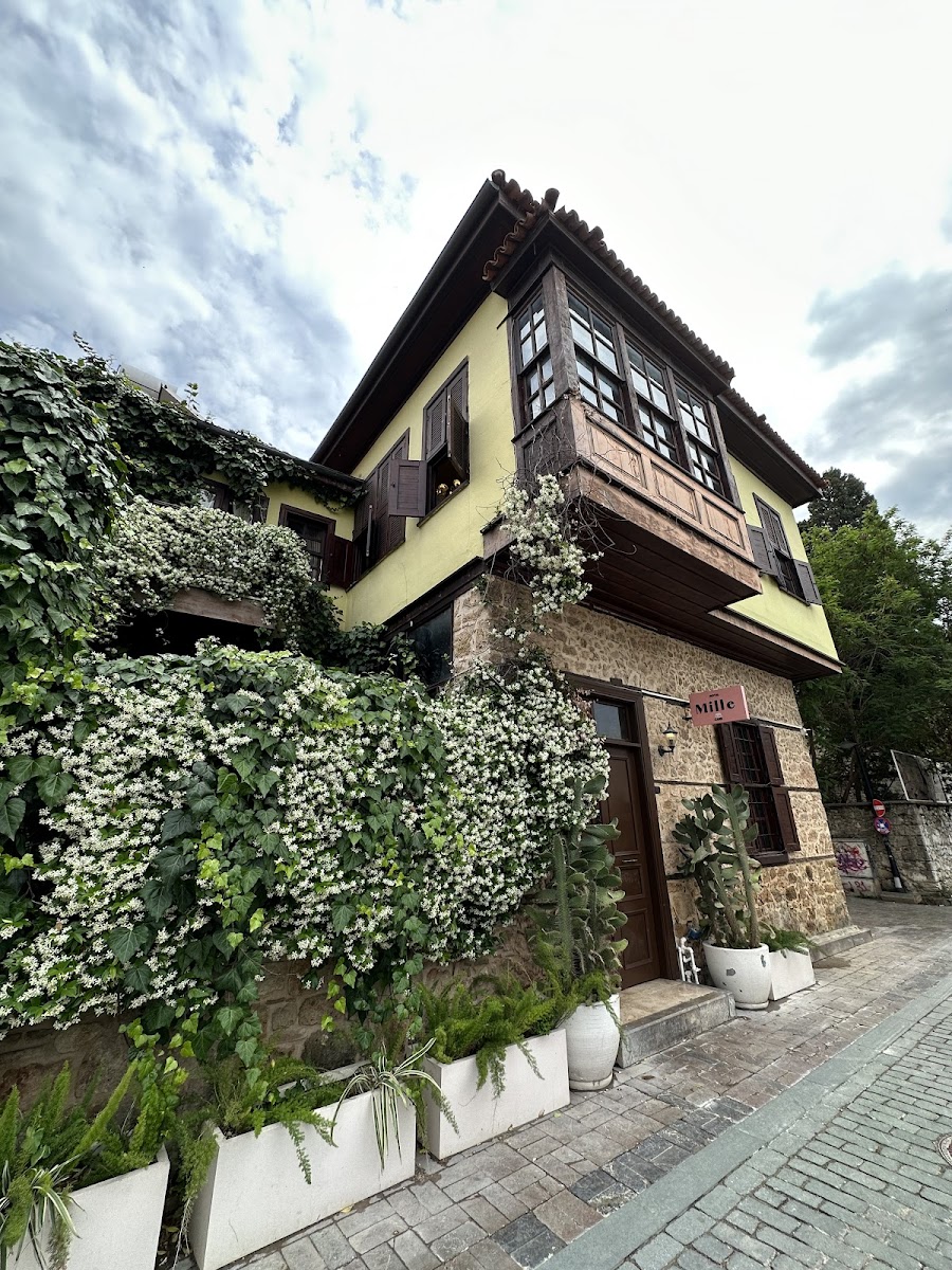 Villa Verde Cafe & Hostel