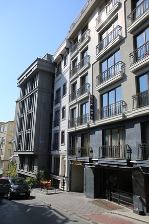 The White Orient Hotel​