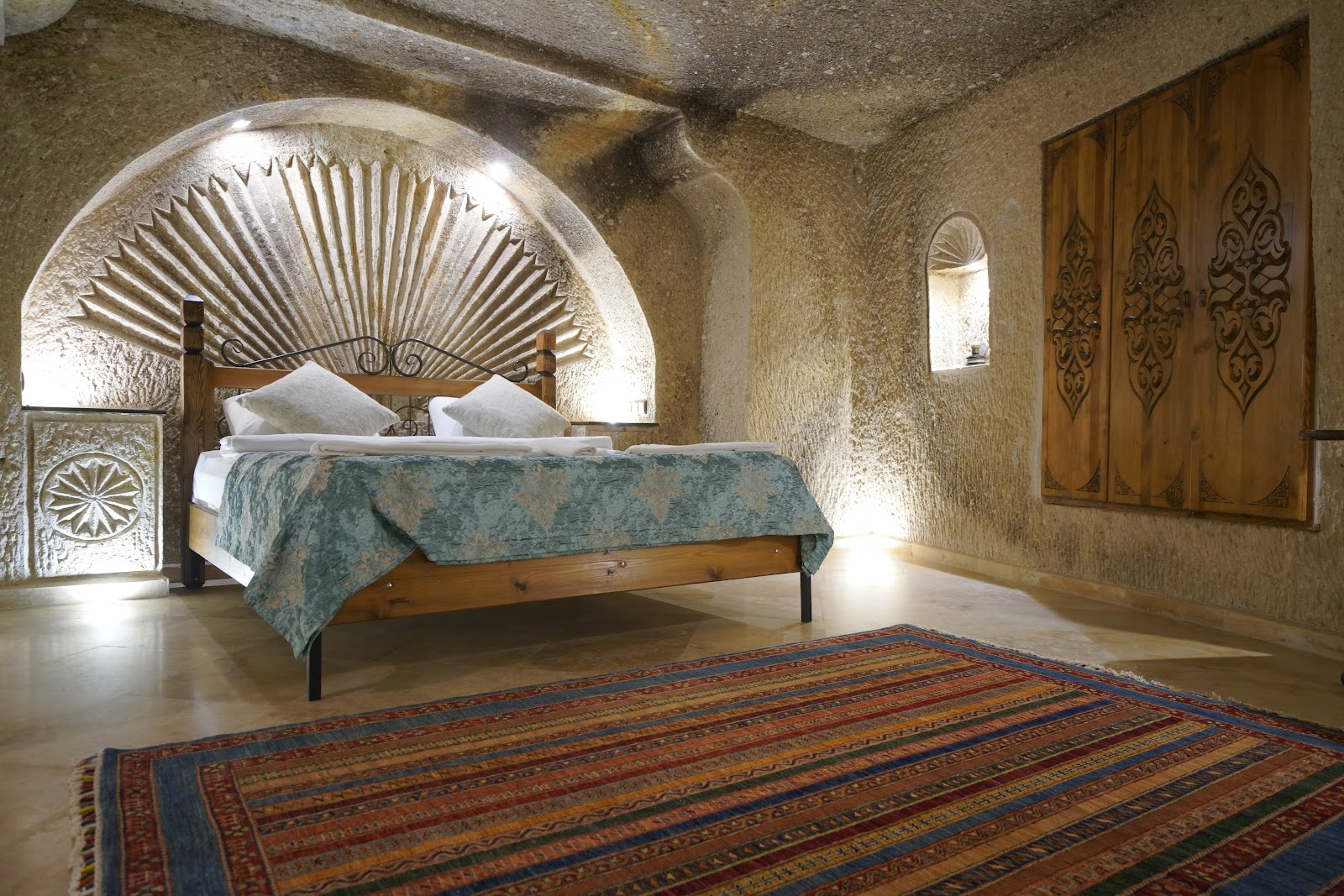 Concept Cave Suites