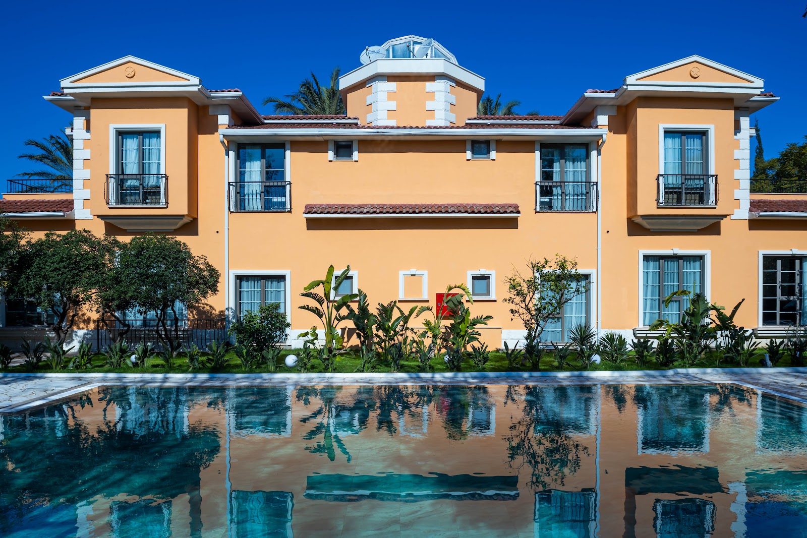 İsnova Airport Hotel (4 yıldız) Antalya Havalimanı ve Anfaş Expo Center Yakınında